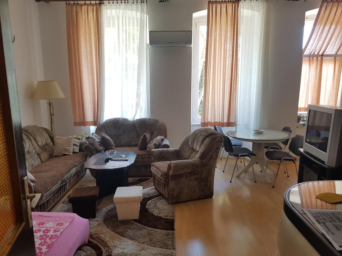 Apartmandamir 茨里克韦尼察 外观 照片