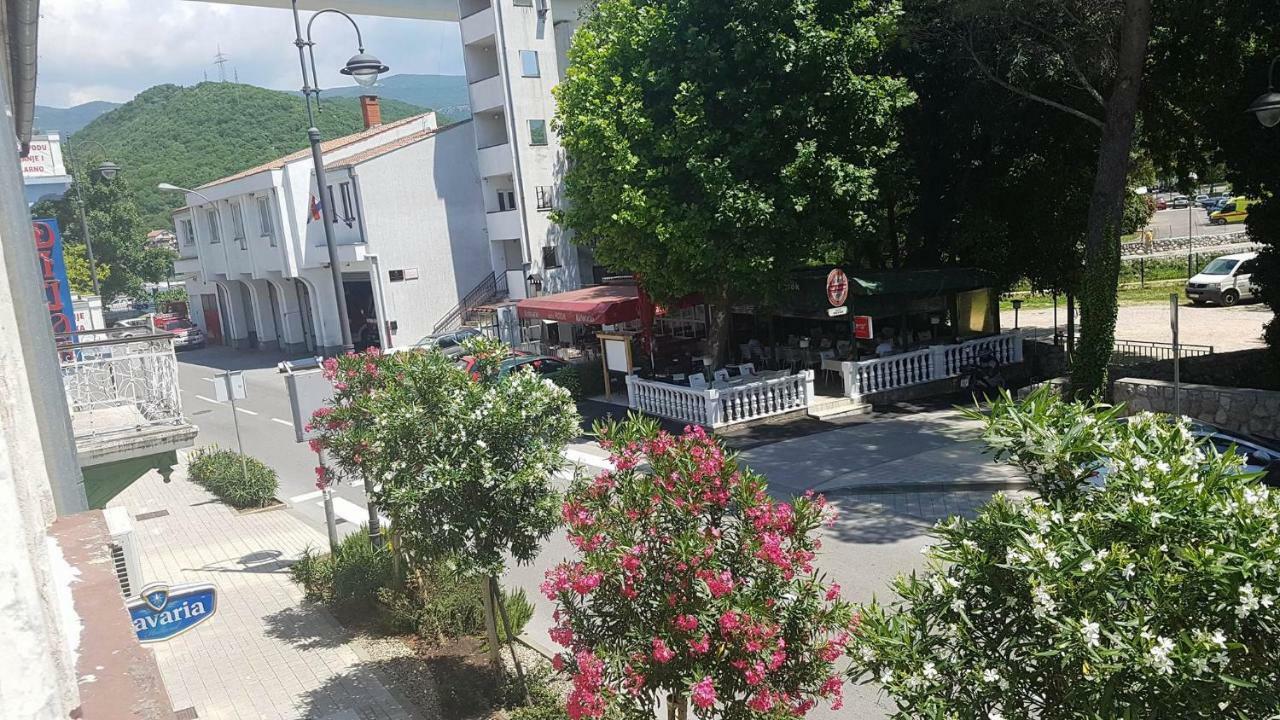 Apartmandamir 茨里克韦尼察 外观 照片